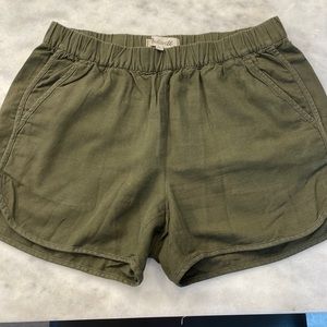 Madewell pull on shorts- army green color XS